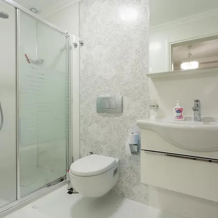Ozcelik Villa