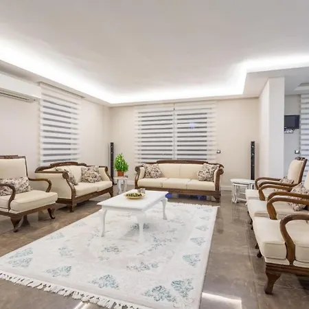 Ozcelik Villa *