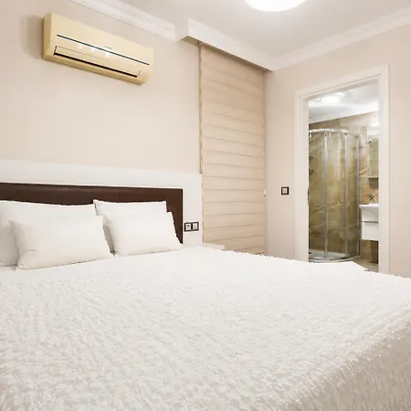 Ozcelik Villa *