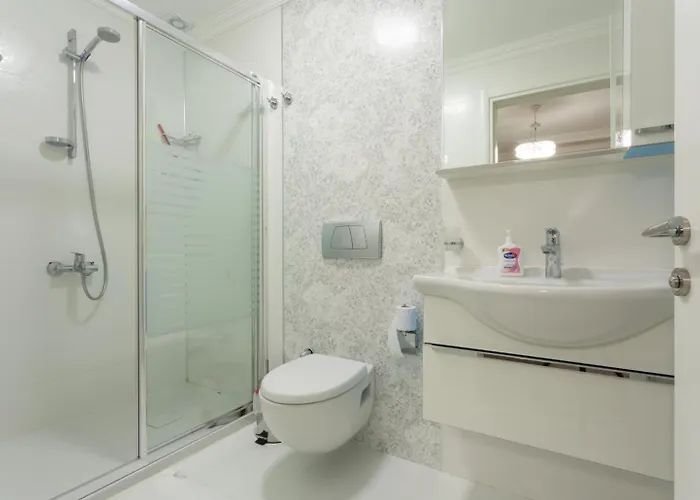 Ozcelik Villa